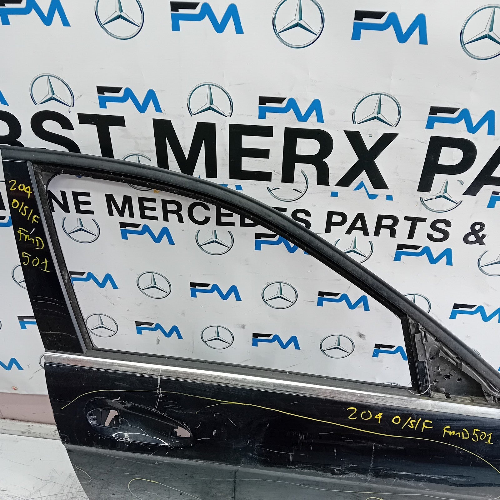 MERCEDES BENZ C-CLASS W204 DRIVER FRONT DOOR OSF 2013 BLACK FMD501