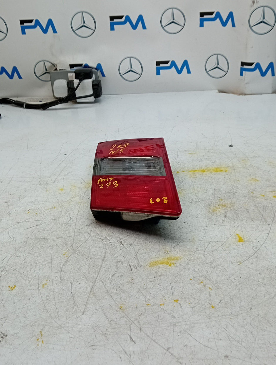 MERCEDES C-CLASS W203 ESTATE PASSENGER LEFT REAR TAIL LIGHT A2038205364 FMT273
