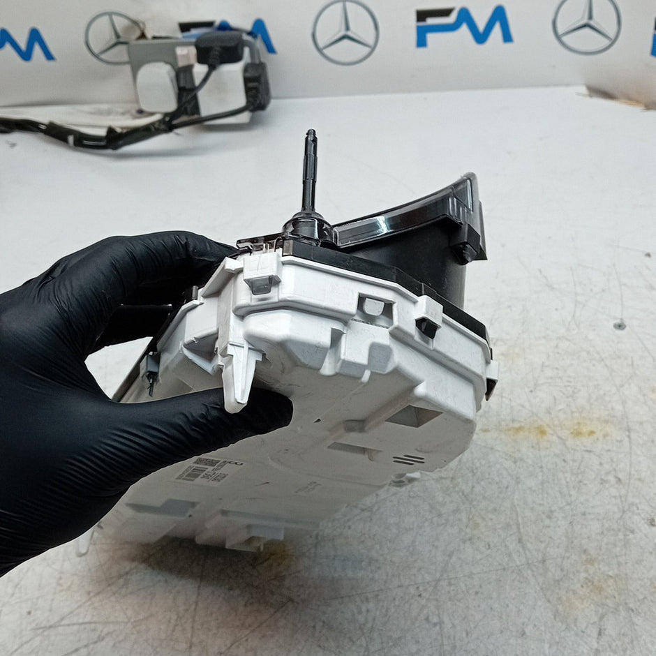 MITSUBISHI OUTLANDER SPEEDOMETER INSTRUMENT CLUSTER  8100C840 FM001584