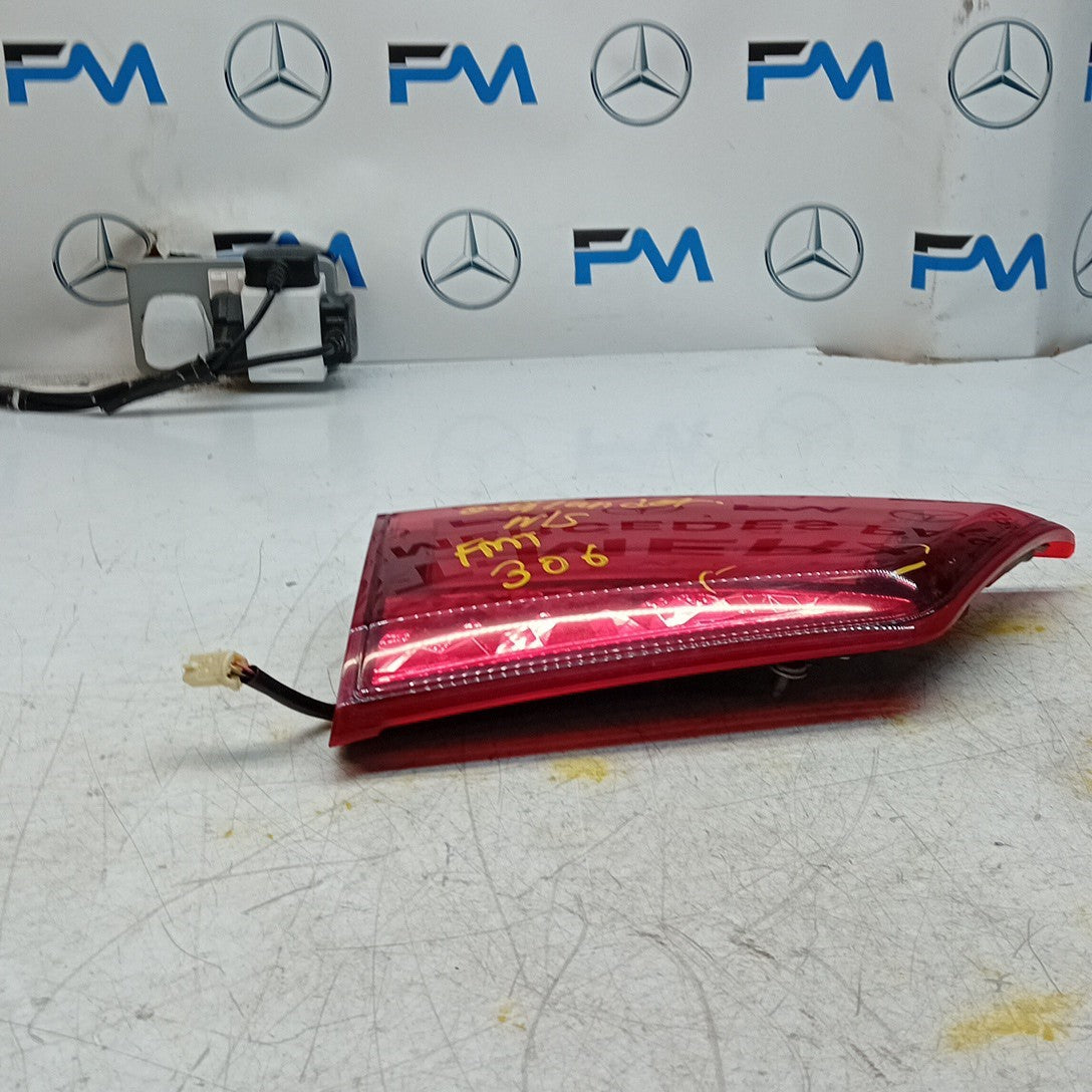 MITSUBISHI OUTLANDER MK3 PASSENGER SIDE LEFT REAR INNER TAIL LIGHT 2013 FMT306