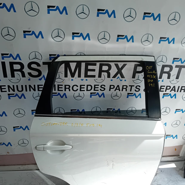 MITSUBISH OUTLANDER MK3 DRIVER SIDE REAR DOOR OSR WHITE 2013 COMPLETE FMD191