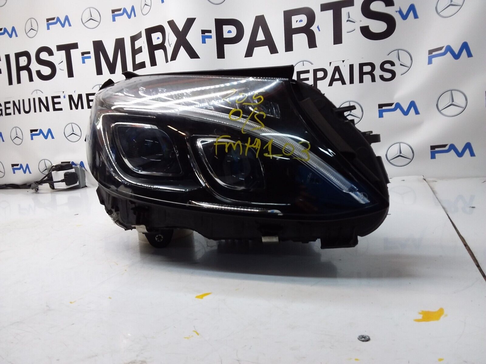 MERCEDES C CLASS W205 COMPLETE HEADLIGHT FACELIFT DRIVER OS A2059068202 FMH103