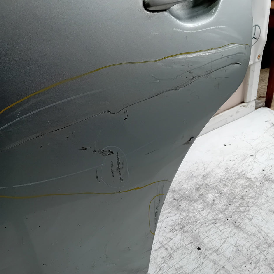 MITSUBISHI OUTLANDER MK3 PASSENGER REAR DOOR NSR BLACK 2013 FMD402