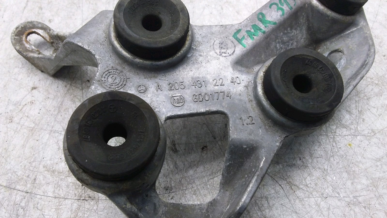 MERCEDES BENZ C-CLASS  ABS PUMP MOUNTING BRACKET A2054312240  FMR395