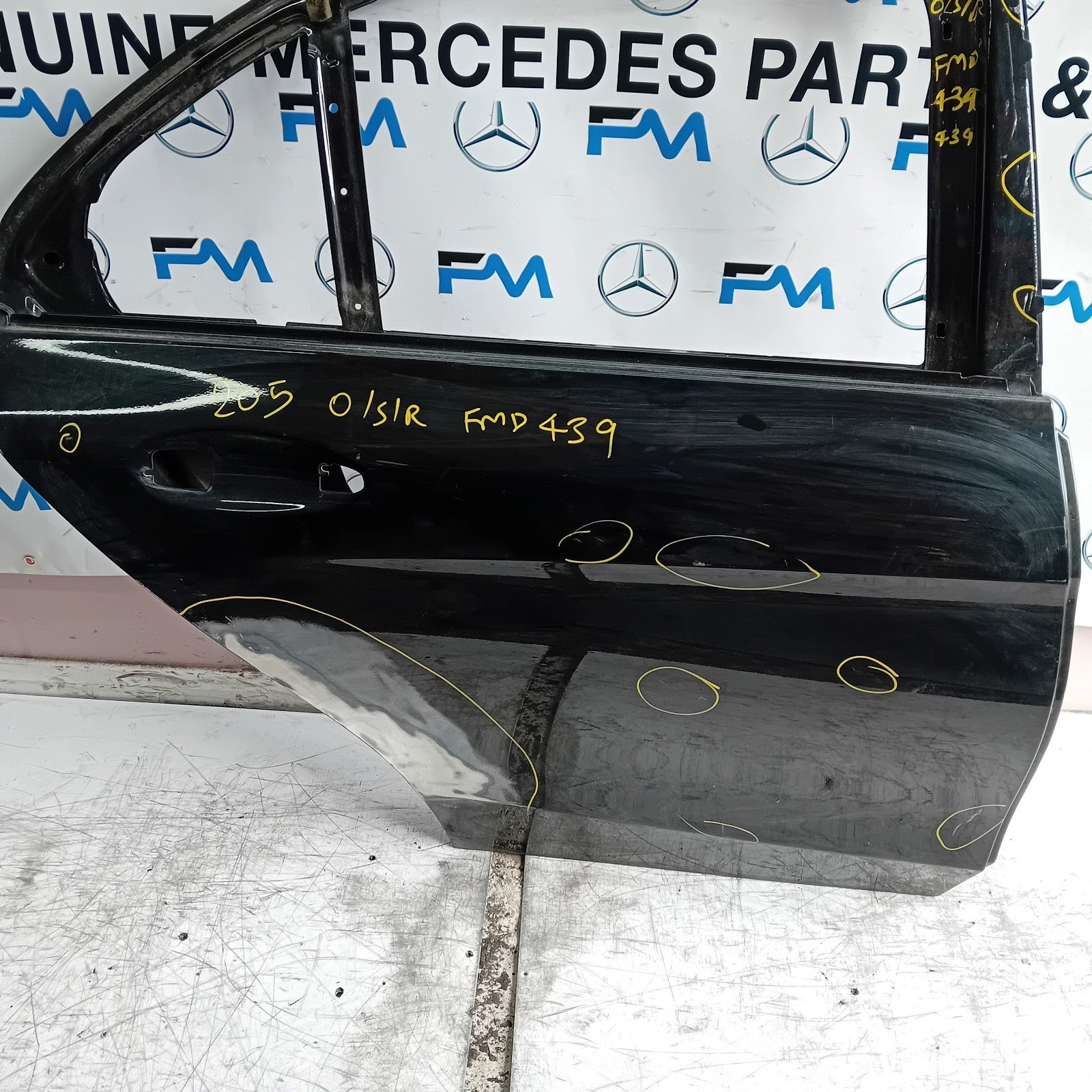 MERCEDES C-CLASS W205 SLN DRIVER REAR DOOR OSR BLACK 2014 ON FMD439