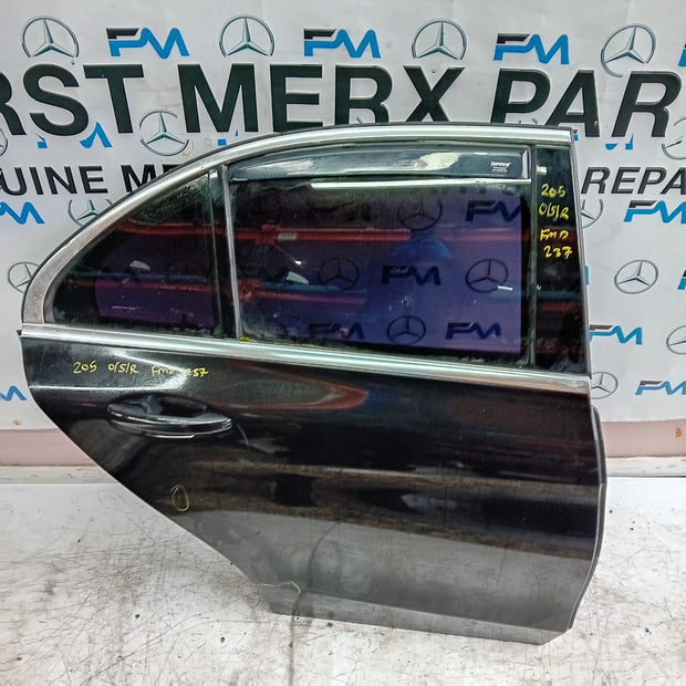 MERCEDES C-CLASS W205 SALOON DRIVER REAR DOOR OSR BLACK 2014 ON COMPLETE FMD237