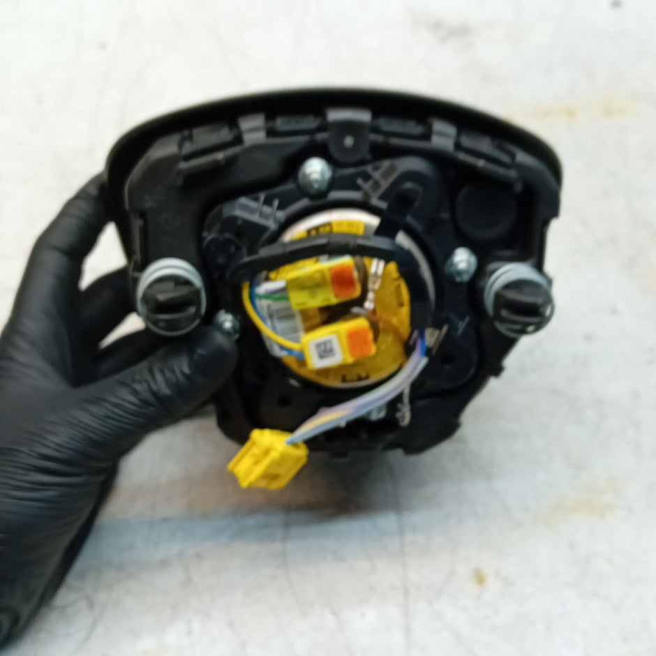 MERCEDES BENZ C-CLASS W205 STEERING WHEEL AIRBAG DRIVER OS RIGHT Q10 FM001654