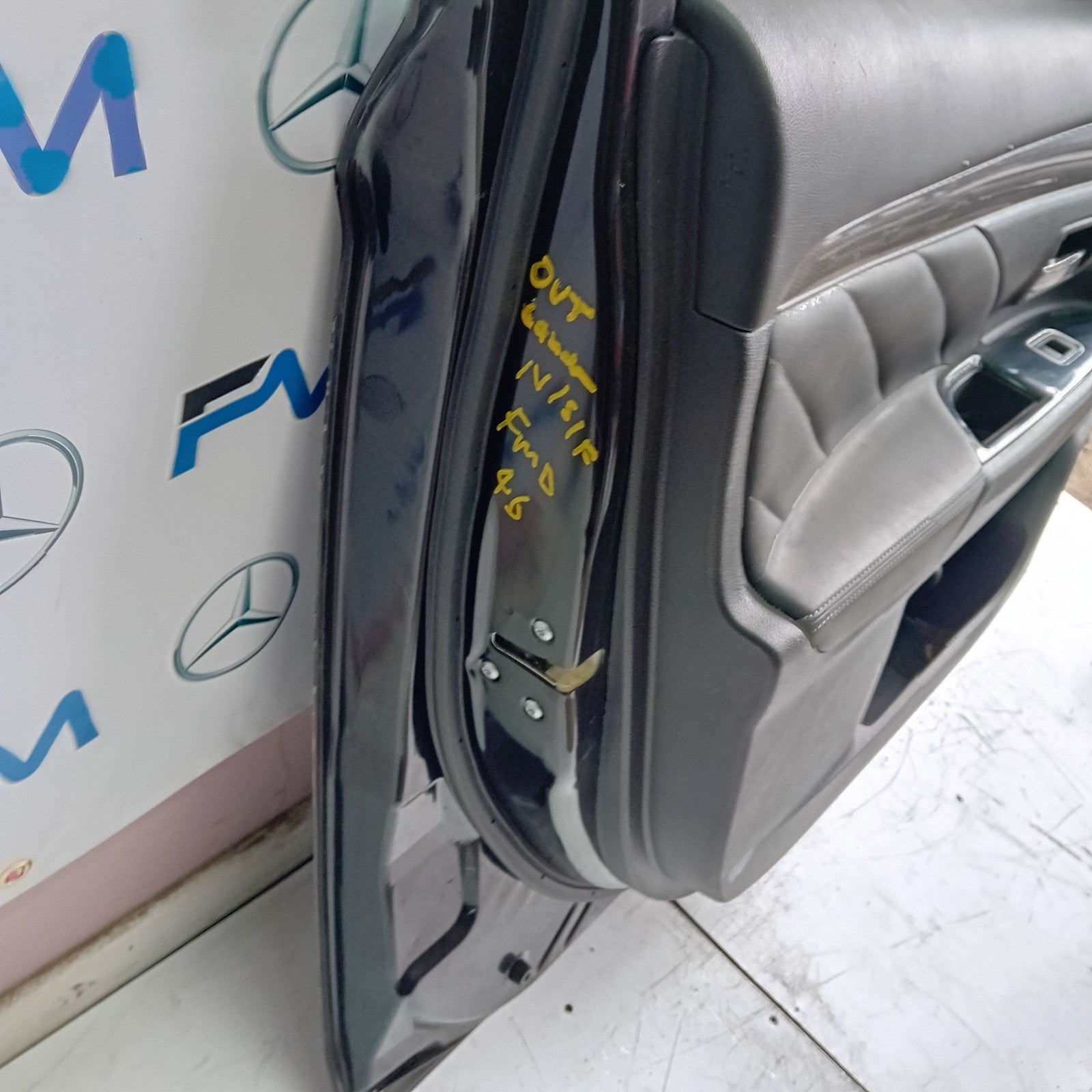 MITSUBISHI OUTLANDER PASSENGER SIDE FRONT DOOR N/S/F COMPLETE BLACK FMD46