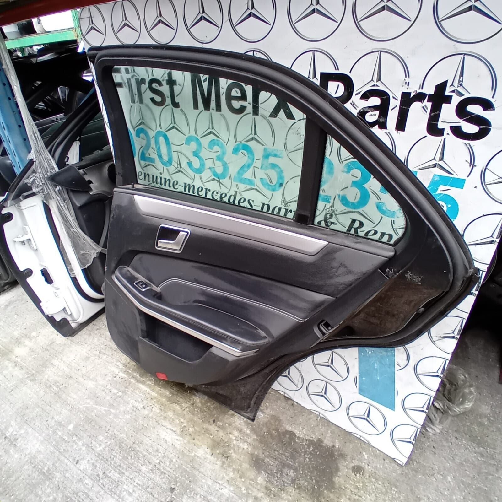 MERCEDES BENZ E-CLASS W212 DRIVER SIDE REAR DOOR ( OFF SIDE REAR )