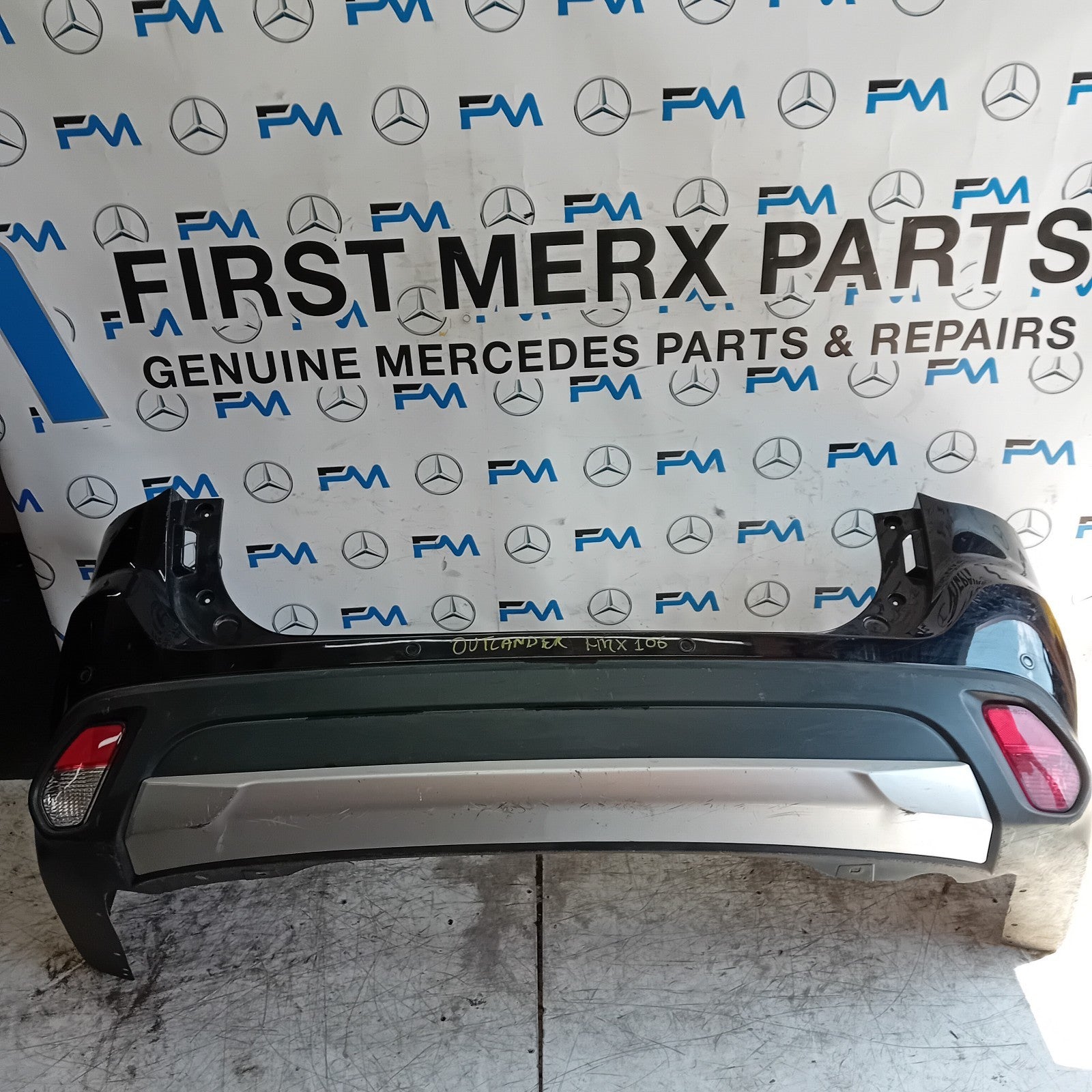 MITSUBISHI OUTLANDER MK3 REAR BUMPER BLACK 2013 COMPLETE FMX106