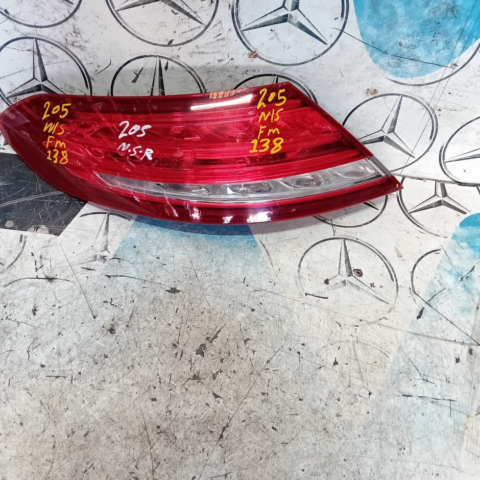 MERCEDES BENZ C-CLASS W205 COUPE PASSENGER SIDE ( N.S ) L.E.D TAIL LIGHT