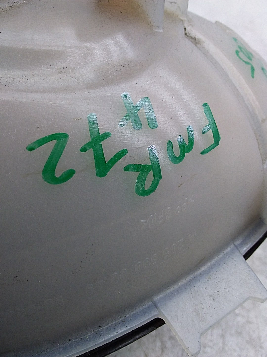 MERCEDES BENZ  C-CLASS W205 COOLANT EXPANSION TANK A2055000049 FMR472