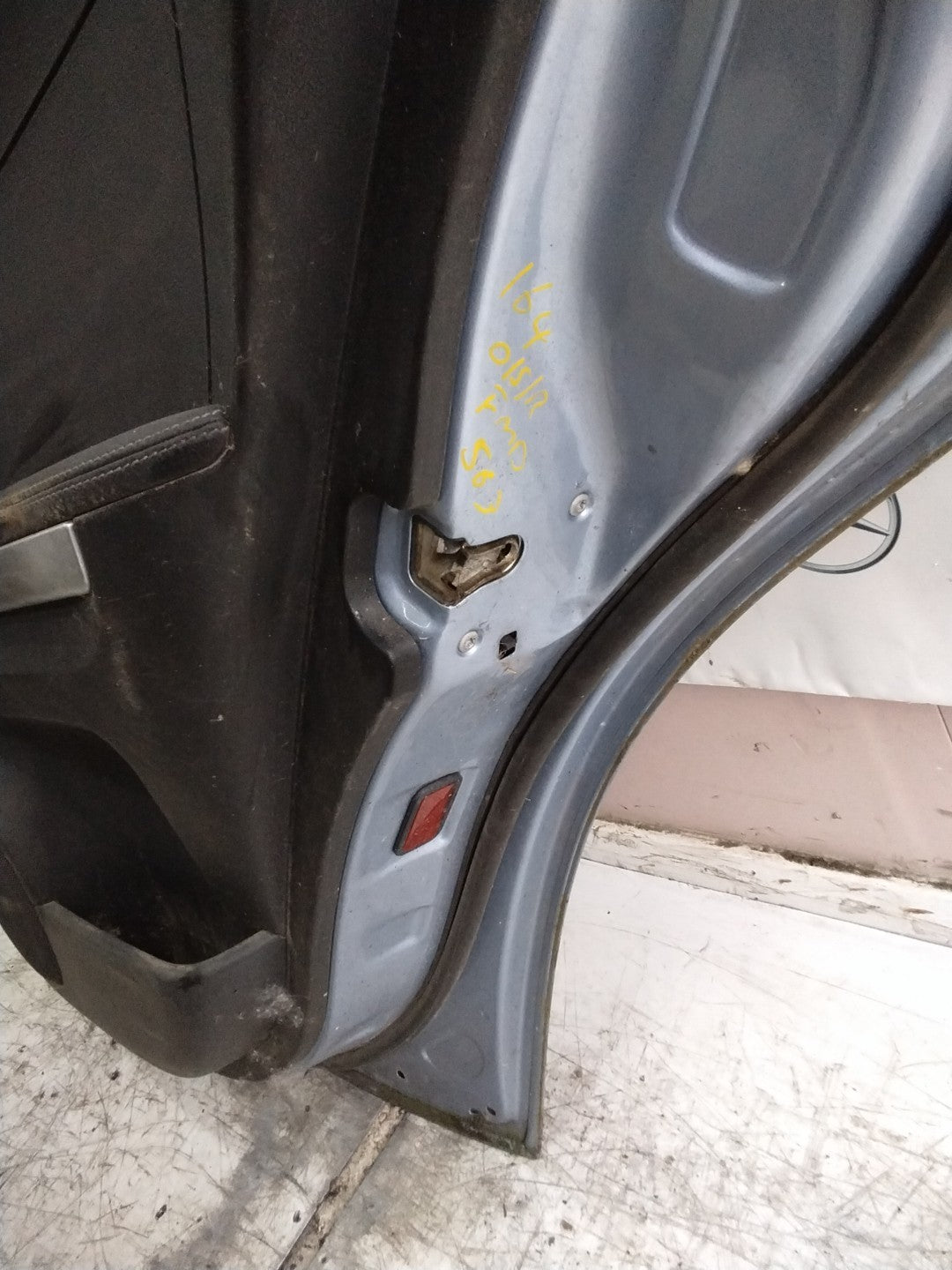 MERCEDES M-CLASS W164  DRIVER REAR DOOR OSR BLUE 2005-2011 COMPLETE FMD563