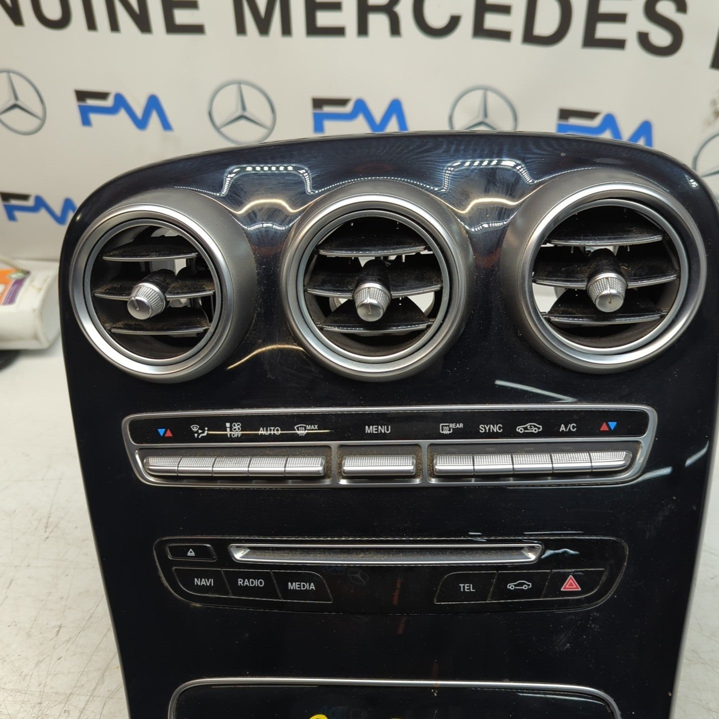  MERCEDES E-CLASS W205 CENTRE CONSOLE + 3 AIR VENT A2054402032 FM001407