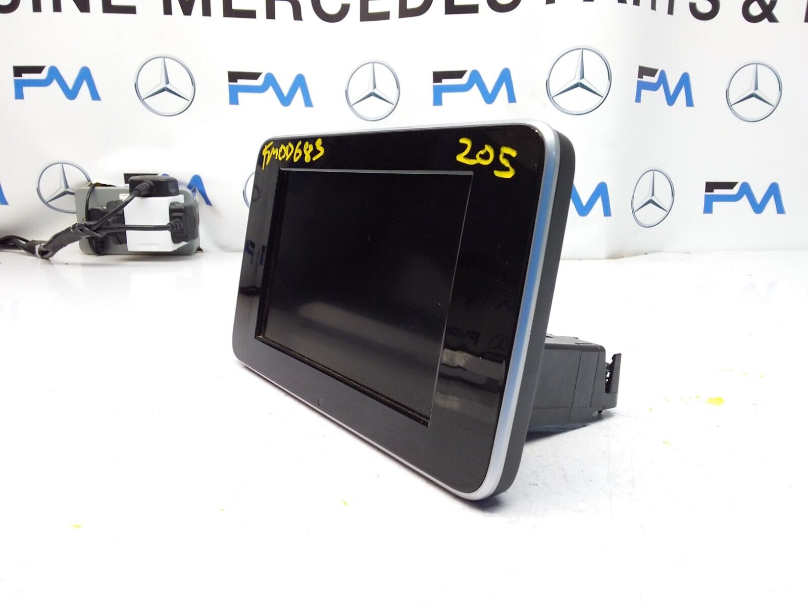 MERCEDES C-CLASS W205 2015 SAT NAV MULTIMEDIA SCREEN A2059004113 FM00683