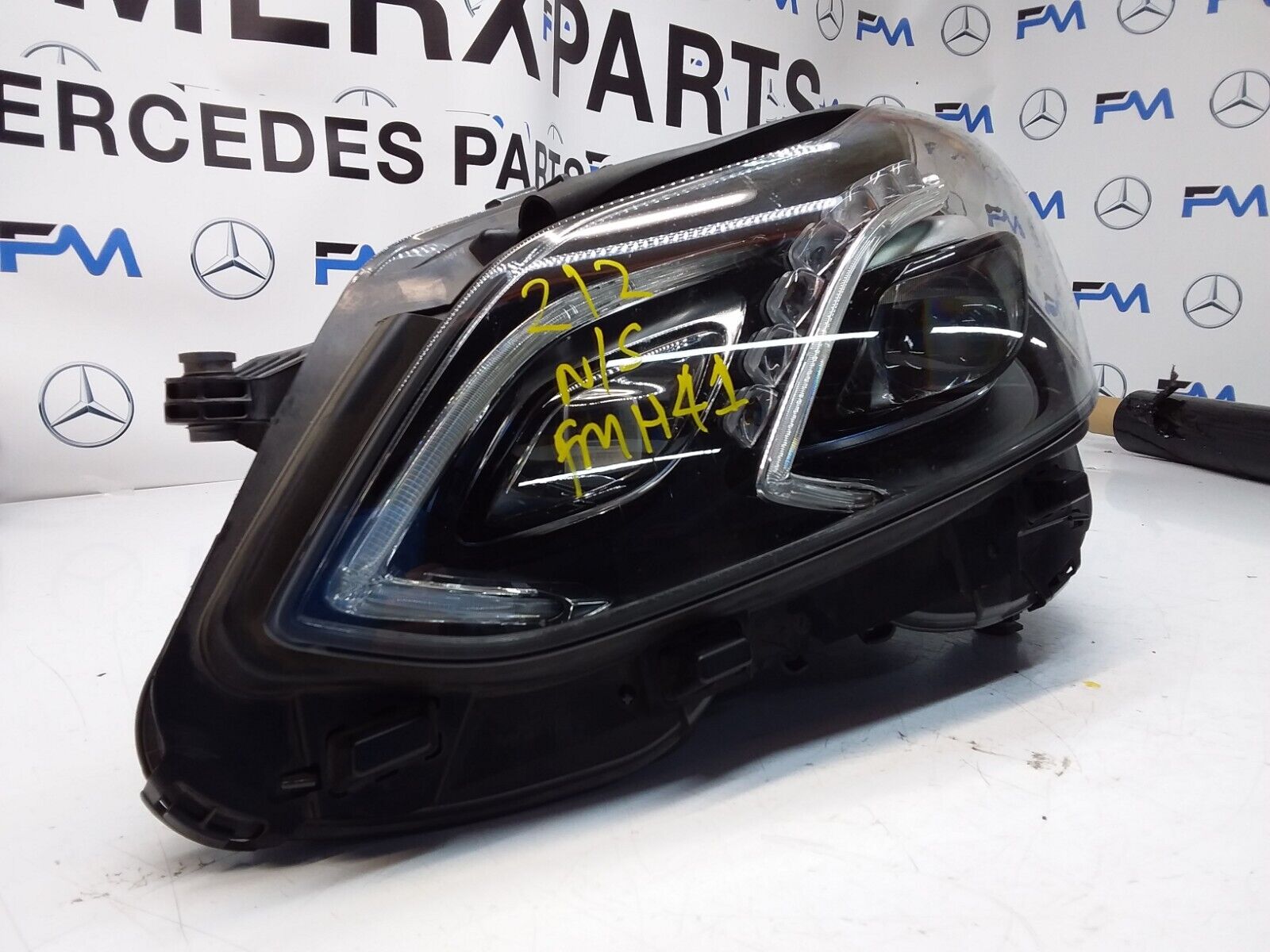 2014 MERCEDES E-CLASS W212 N/S Passenger Side Front Headlight A2129063103 FMH41
