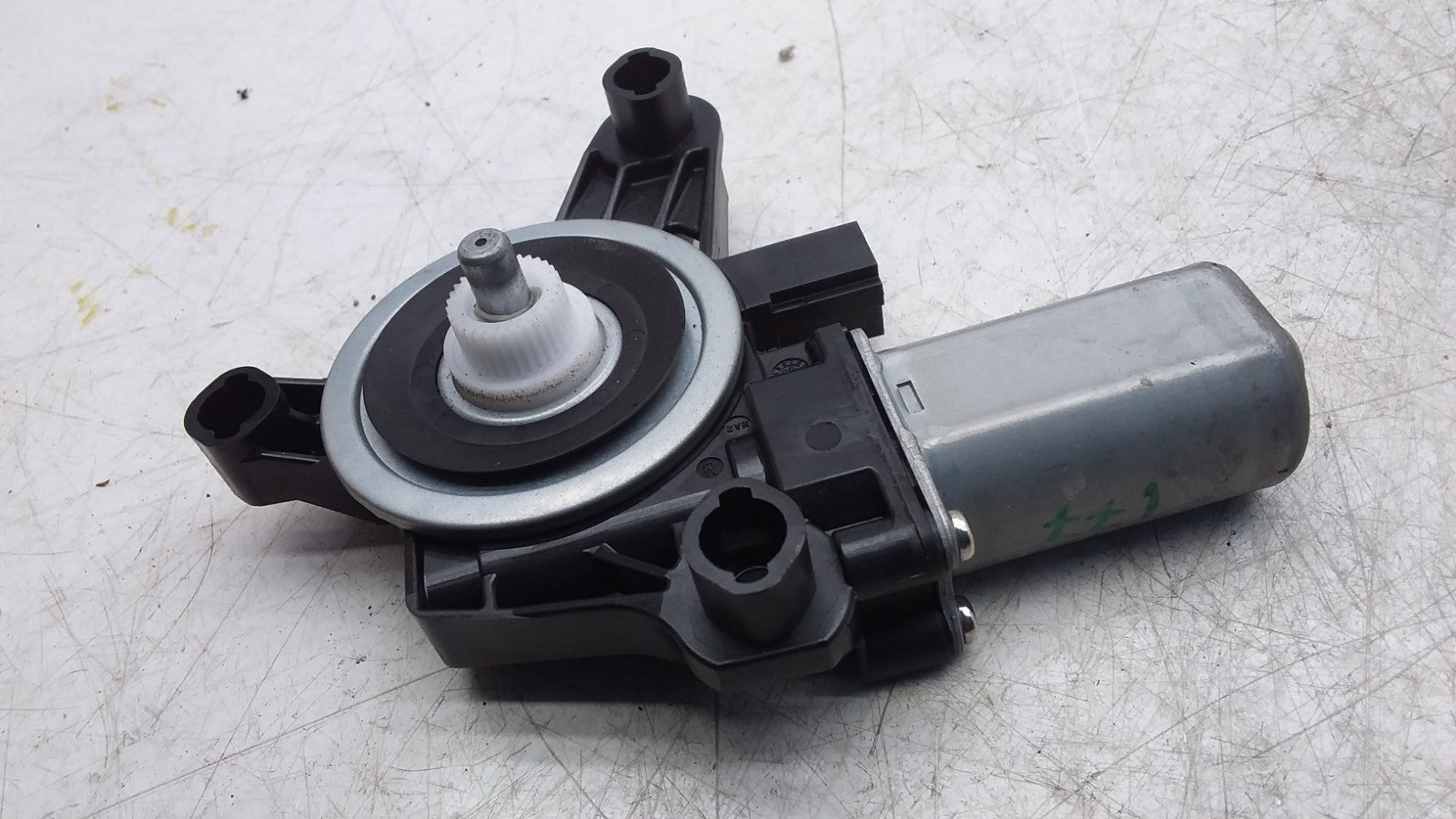 MERCEDES BENZ A-CLASS W177 WINDOW REGULATOR REAR RIGHT A0009060908 FMR421