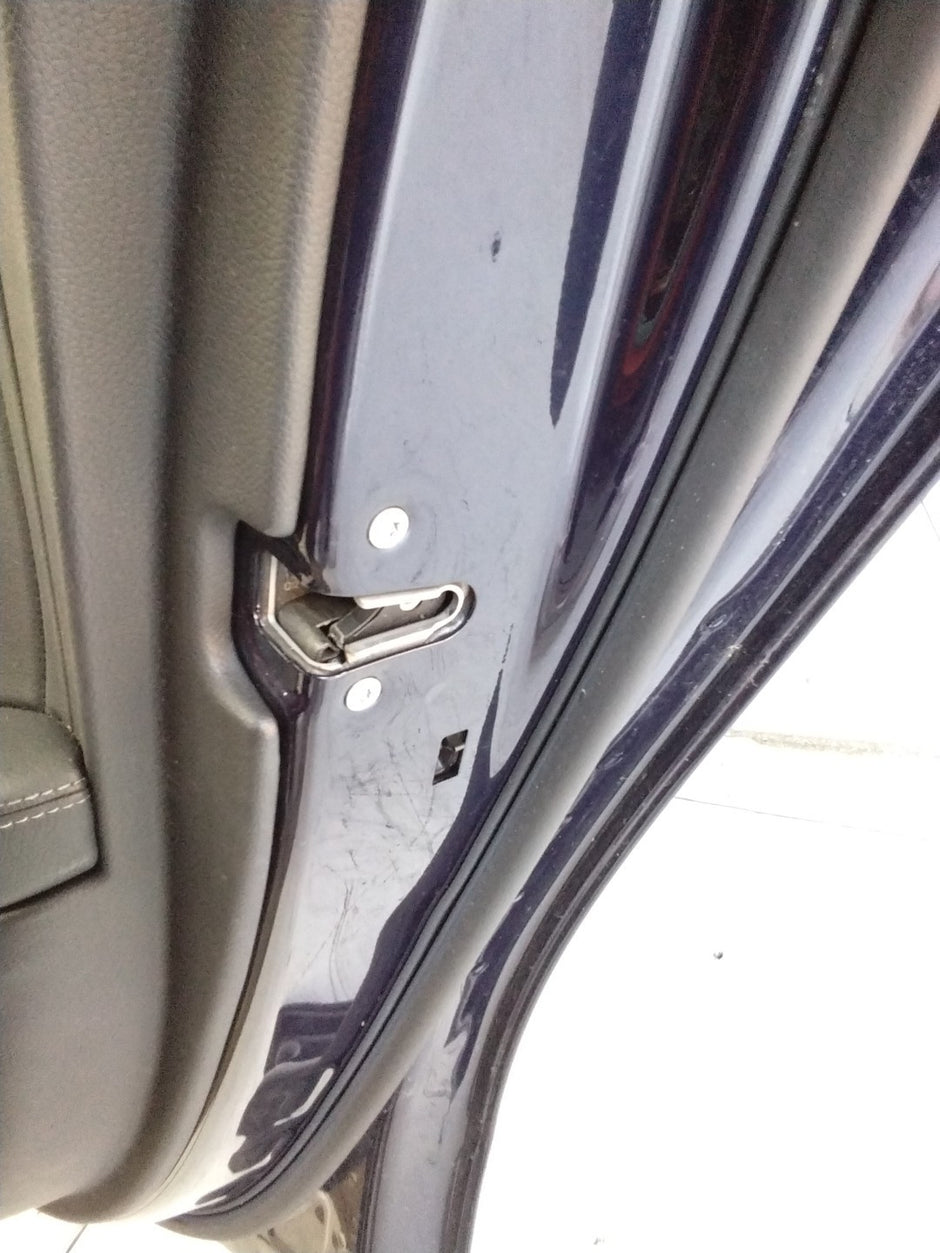 MERCEDES BENZ C-CLASS W205 DRIVER SIDE REAR DOOR O/S/R COMPLETE BLUE FMD87