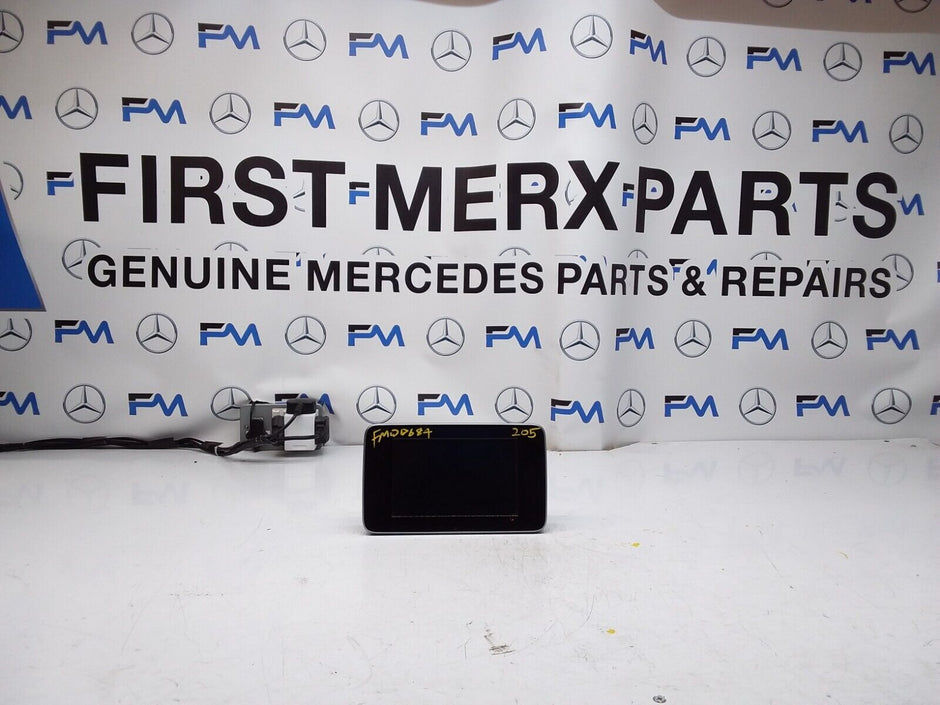 MERCEDES C-CLASS W205 2016 SAT NAV MULTIMEDIA SCREEN A2059004113 FM00684