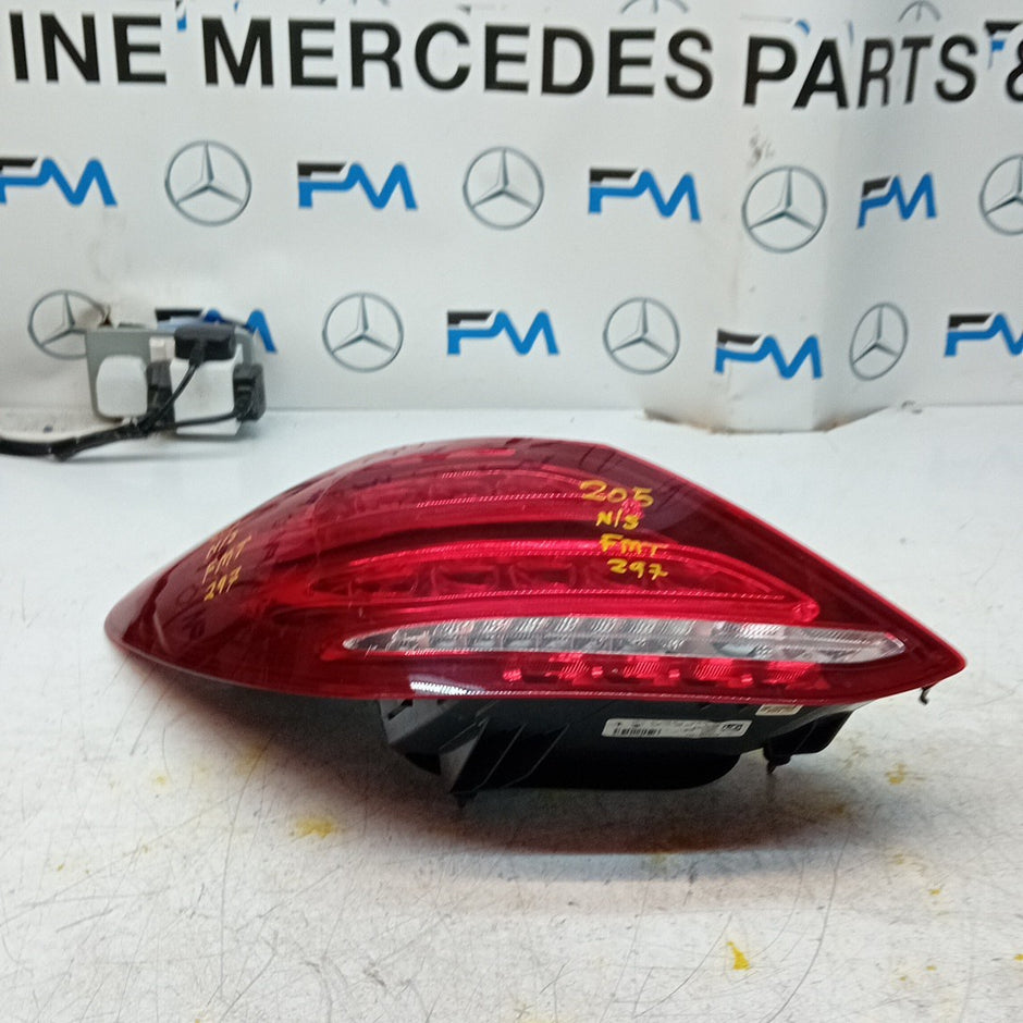MERCEDES C-CLASS W205 PASSENGER LEFT REAR TAIL LIGHT A2059061357 2017 FMT297