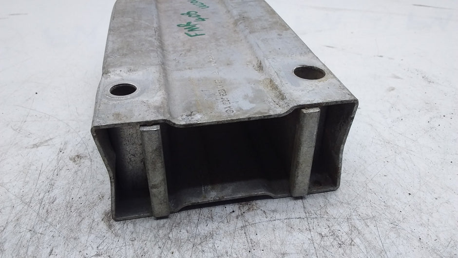 MERCEDES BENZ  C-CLASS W204 LEFT SIDE FRONT CRASH BAR SUPPORT A2046201195 FMR408