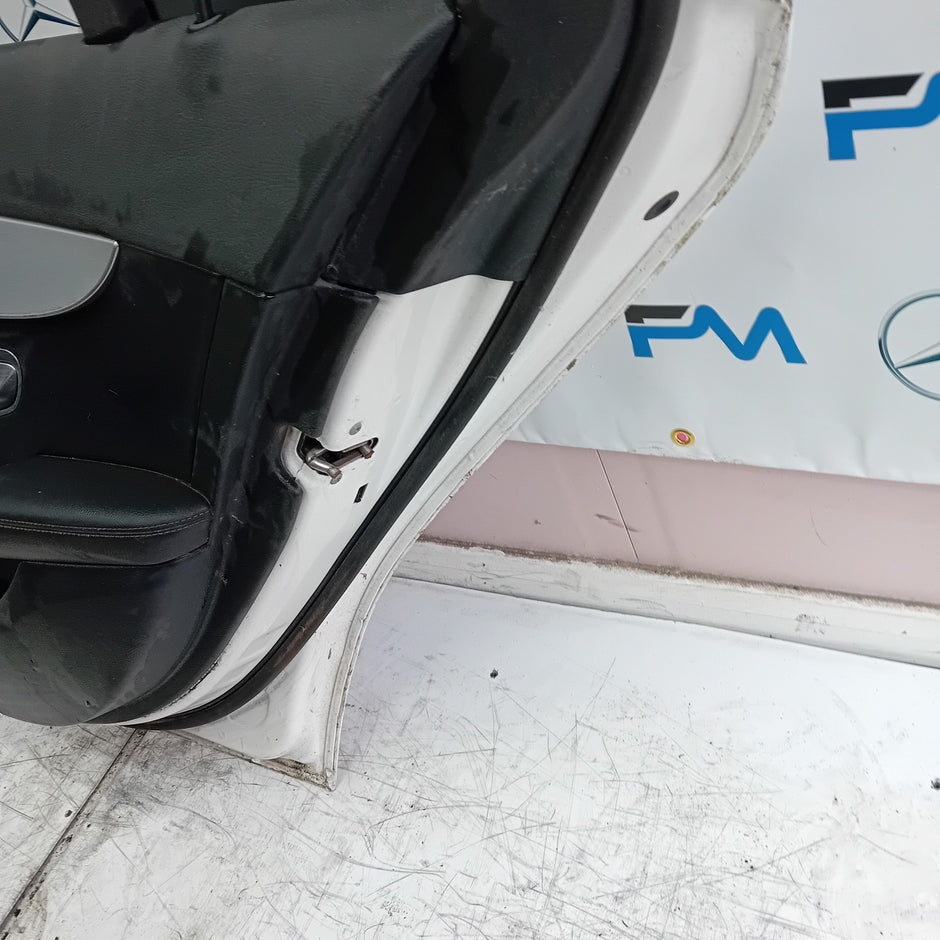 MERCEDES BENZ  C-CLASS W205 DRIVER SIDE REAR DOOR O/S/R WHITE COMPLETE FMD135