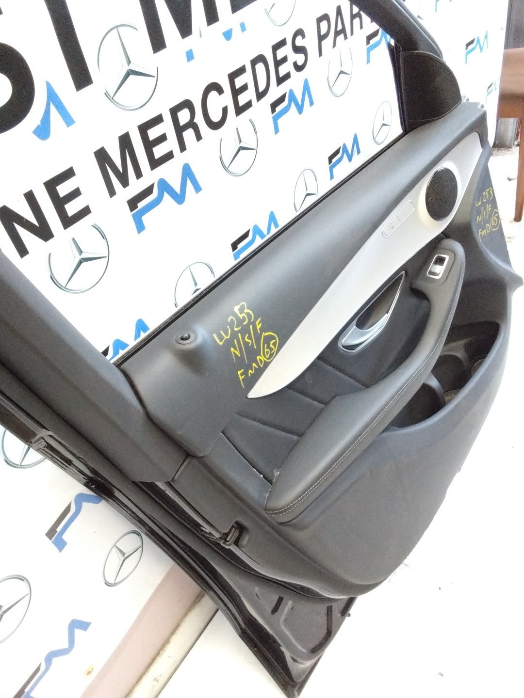 MERCEDES BENZ GLC W253 PASSENGER SIDE FRONT DOOR N/S/F COMPLETE BLACK FMD65