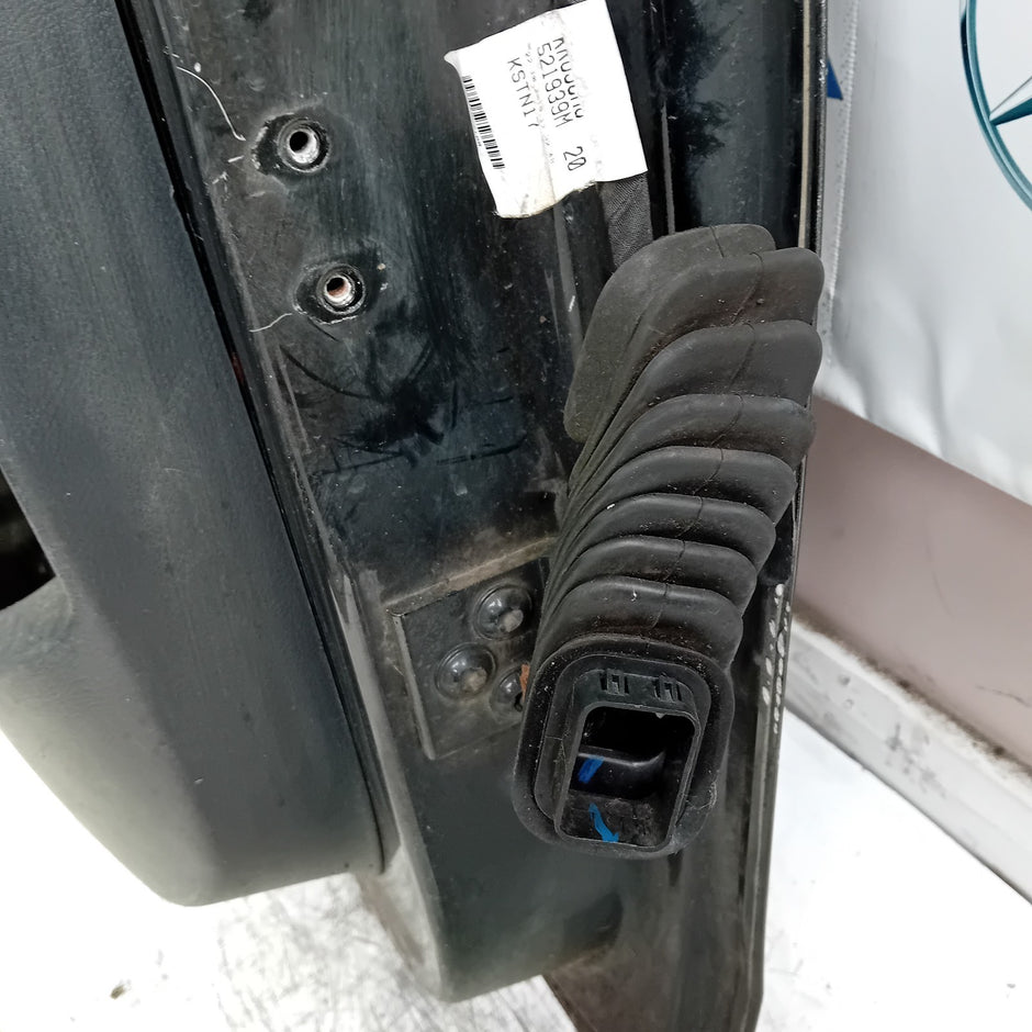 MERCEDES VITO W447 PASSENGER FRONT DOOR NSF BLACK 2014 ON COMPLETE FMD386
