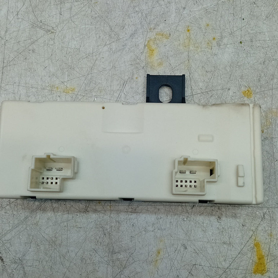 MERCEDES E-CLASS TAILGATE CONTROL MODULE W213 A2139004711 2016 ON FM001319