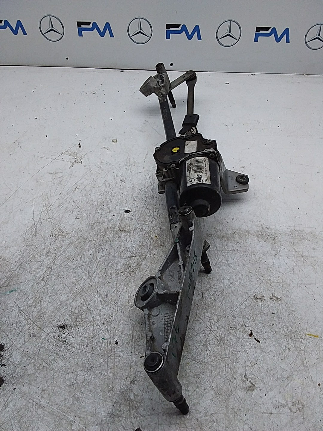 MERCEDES A-CLS W176 WIPER MOTOR AND LINKAGE A1769061900 FMR295