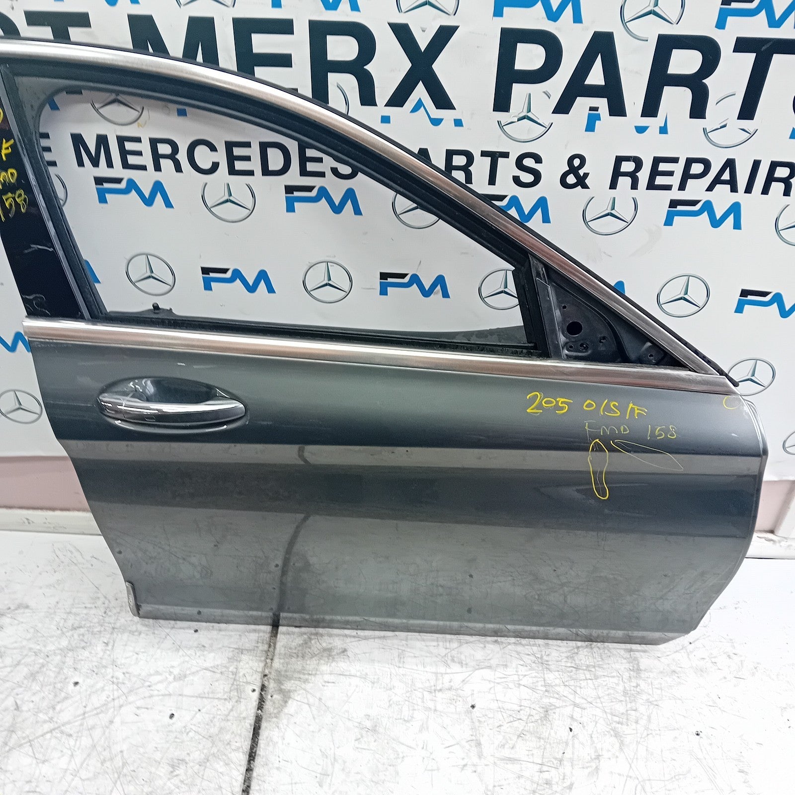 MERCEDES C-CLASS W205 DRIVER FRONT DOOR O/S/F GREY 2014 ONWARDS COMPLETE FMD158