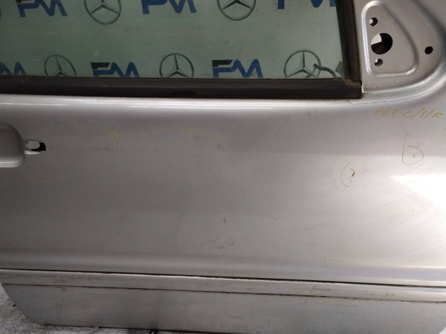 MERCEDES M-CLASS W163  DRIVER FRONT DOOR OSF GREY 1997-05 FMD574