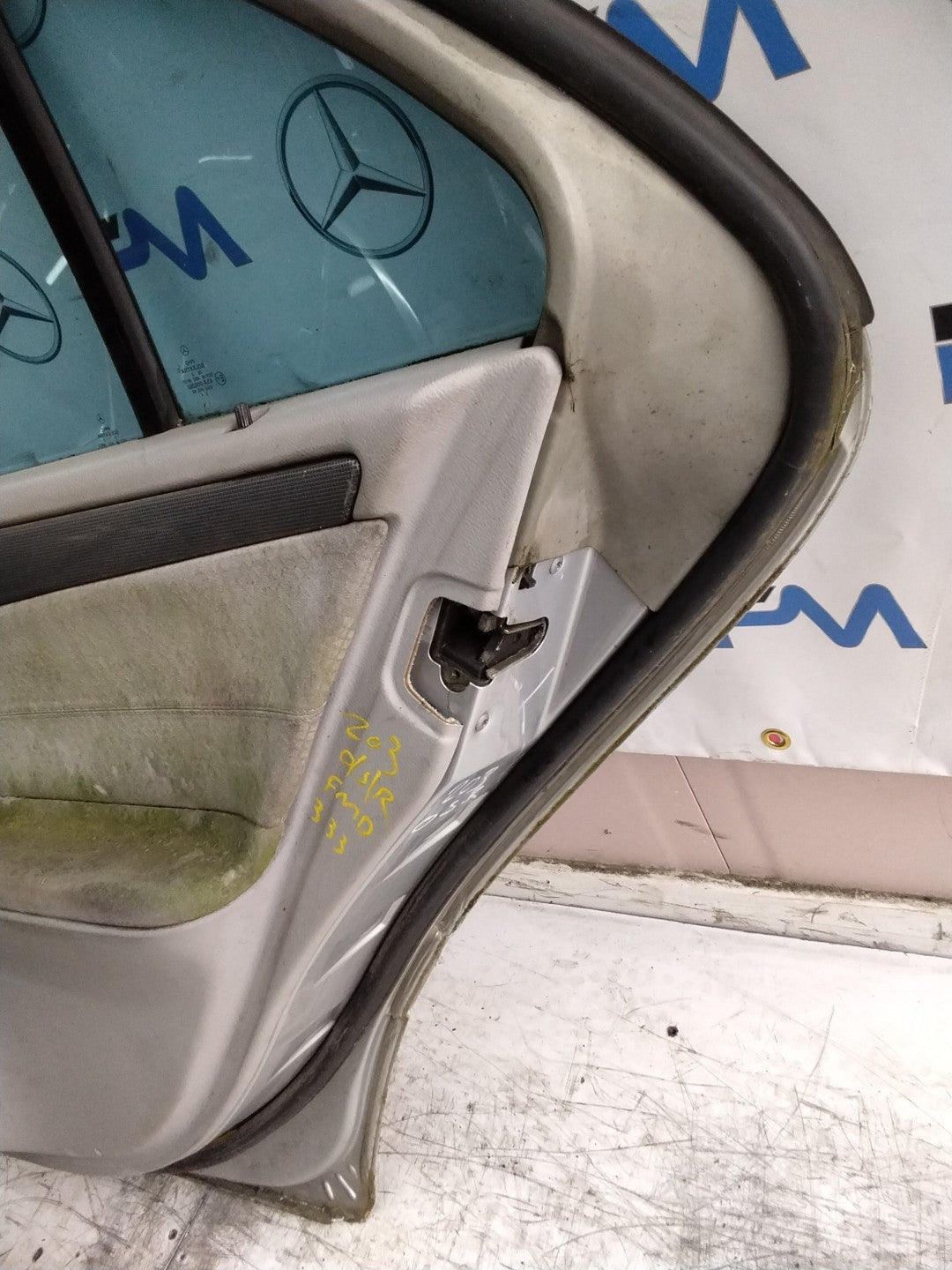 MERCEDES C-CLASS W203 DRIVER REAR DOOR OSR SILVER 2001-2004 COMPLETE FMD333