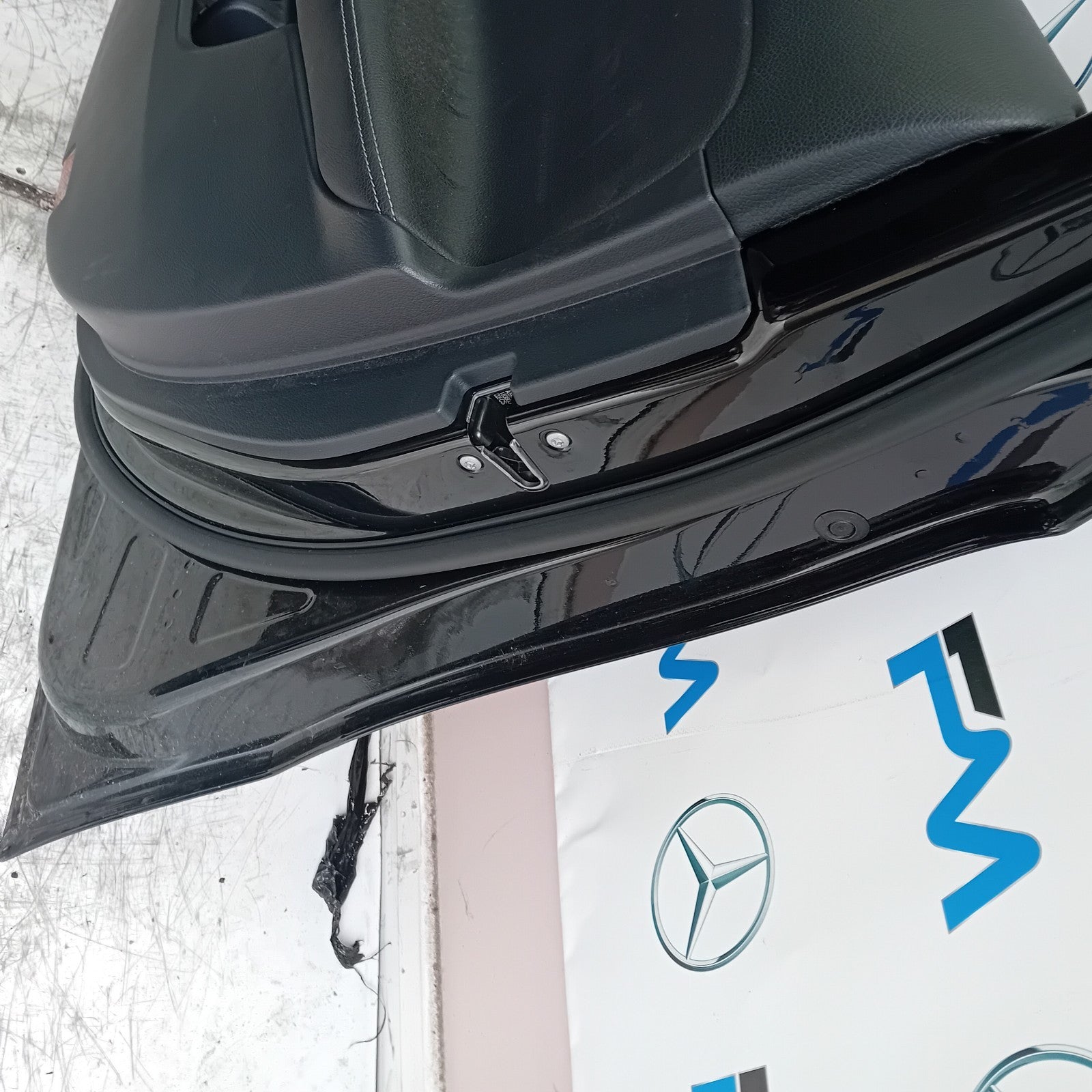 MERCEDES A-CLASS W177 SLN DRIVER FRONT DOOR OSF SILVER 2018 ON COMPLETE FMD298