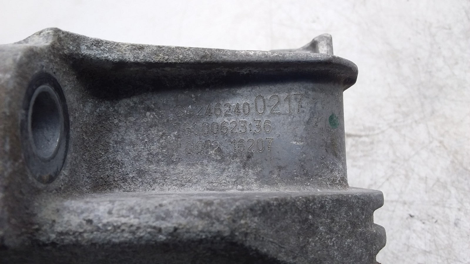 MERCEDES BENZ B-CLASS W246 LEFT ENGINE MOUNT A2462400217 FMR452