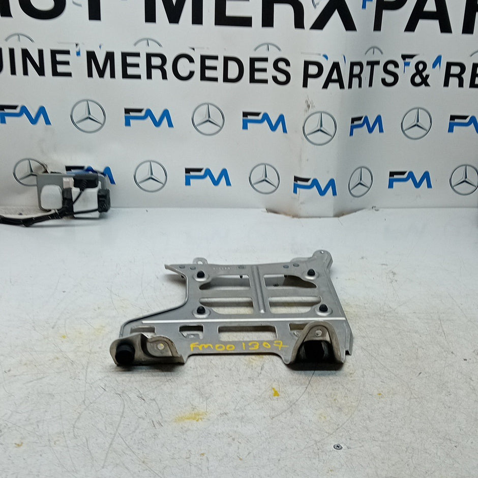 MERCEDES E-CLASS W213 PREMIUM SOUND SYSTEM BRACKET A2135452440 FM001307