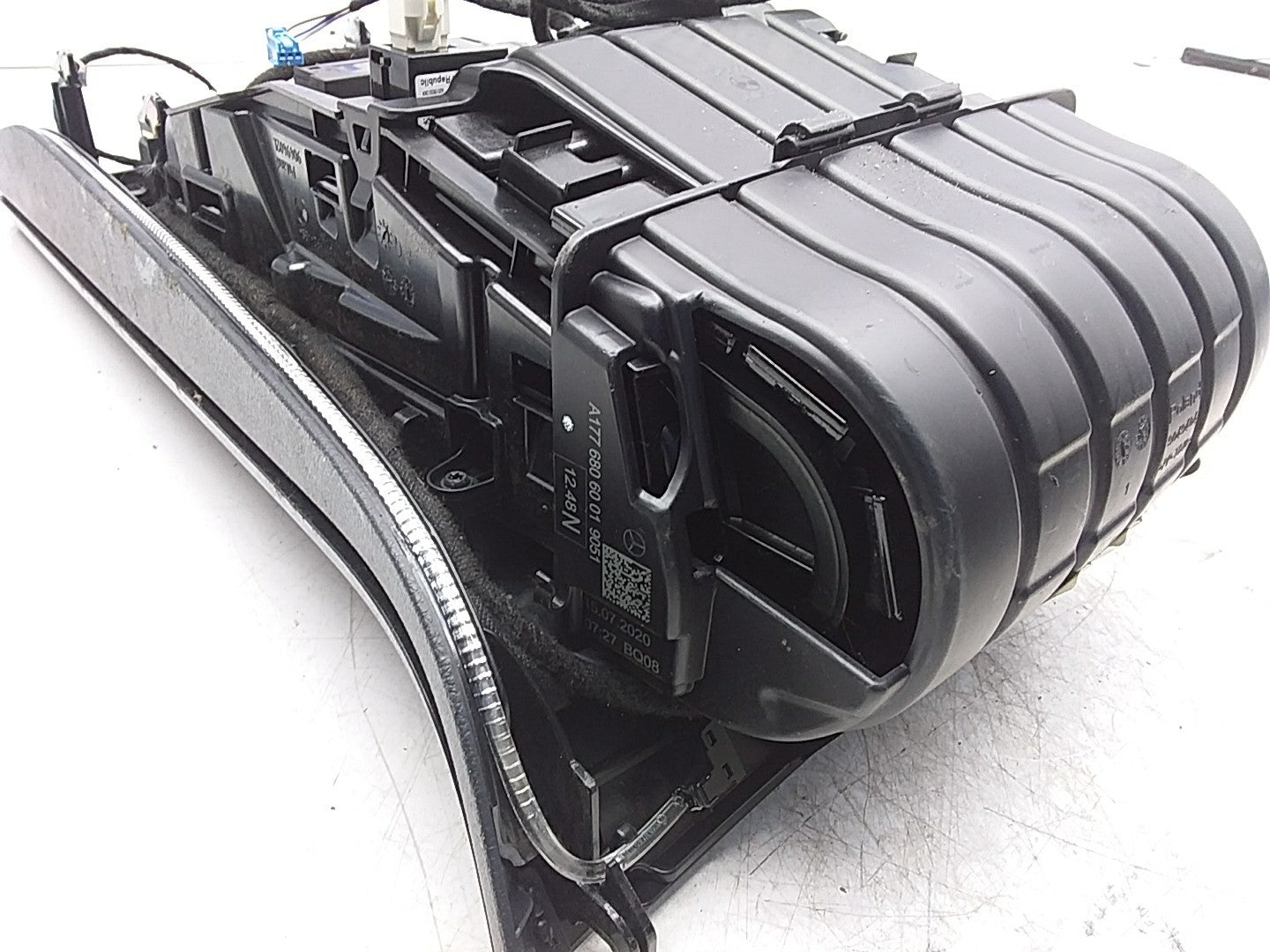MERCEDES BENZ  A-CLASS W177  CENTRE CONSOLE A1776809101 FMR216