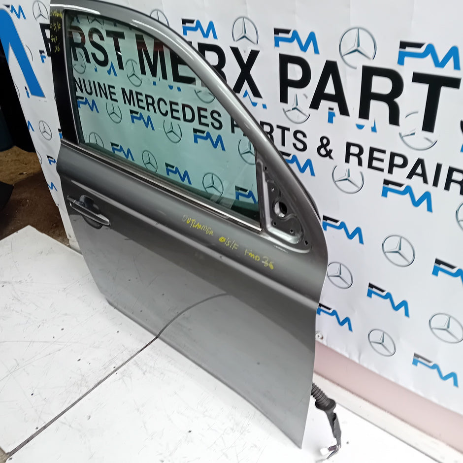 MITSUBISH OUTLANDER DRIVER SIDE FRONT DOOR O/S/F COMPLETE SILVER FMD36