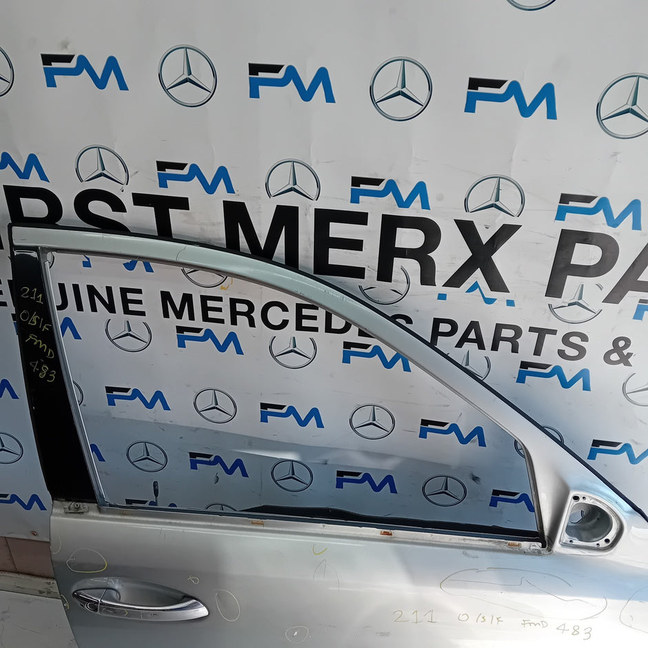 MERCEDES BENZ  E-CLASS W212 DRIVER FRONT DOOR OSF SILVER 2013  FMD483