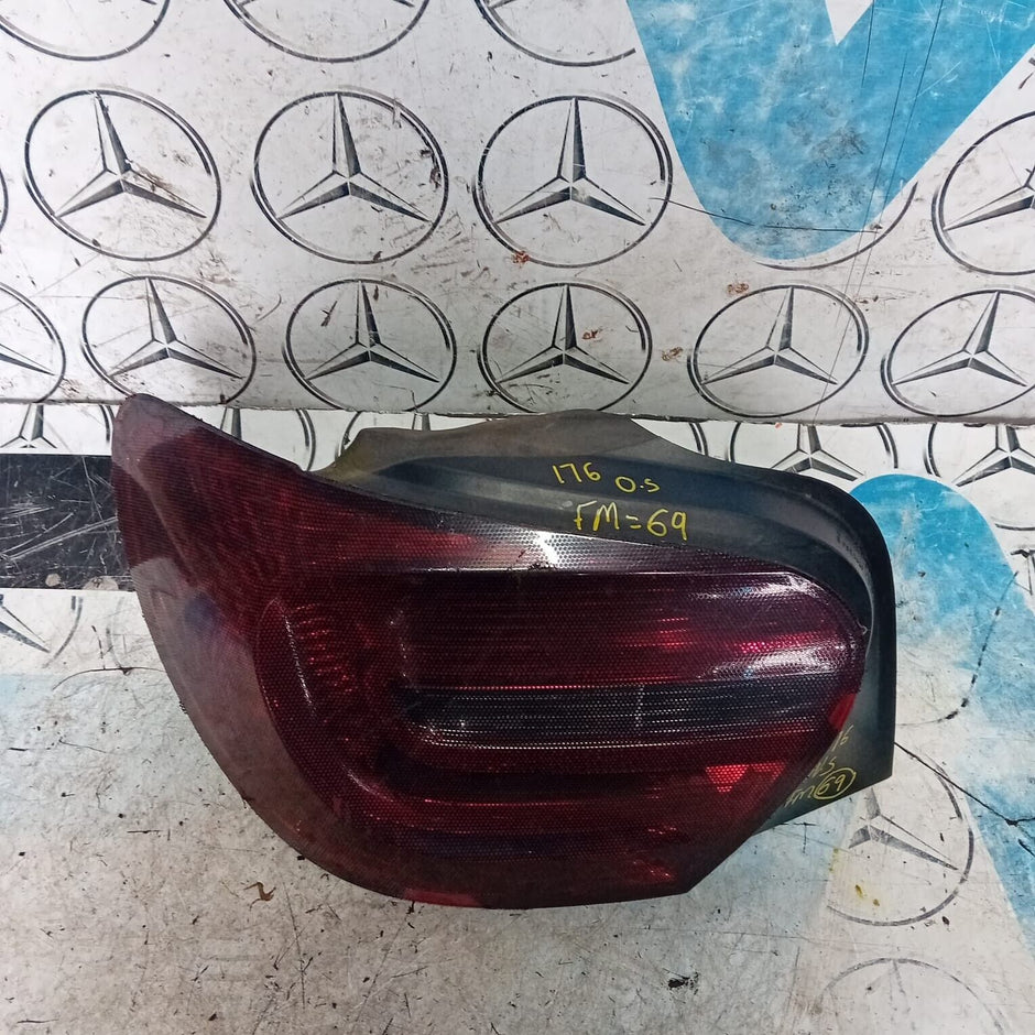 MERCEDES BENZ A-CLASS W176 REAR  PASSENGER SIDE TAIL LIGHT A1769060100