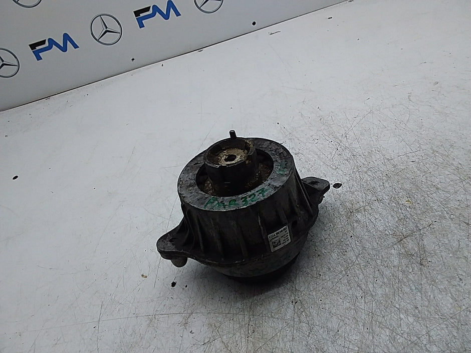 MERCEDES BENZ  C-CLASS W205  ENGINE MOUNT LEFT NS A2052406617 FMR327