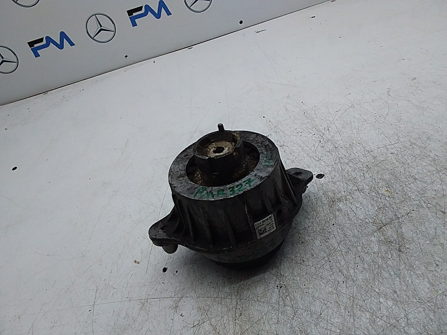 MERCEDES BENZ  C-CLASS W205  ENGINE MOUNT LEFT NS A2052406617 FMR327
