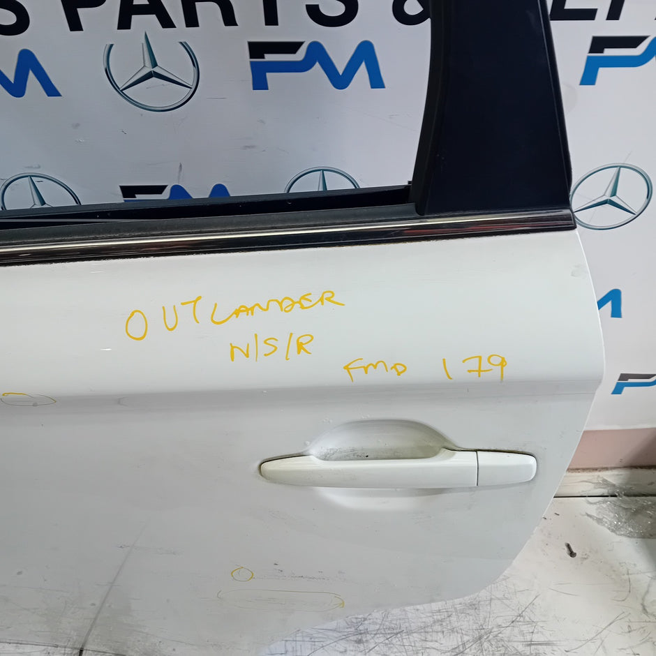 MITSUBISHI OUTLANDER MK3 DRIVER SIDE REAR DOOR OSR WHITE 2013 ON COMPLETE FMD179