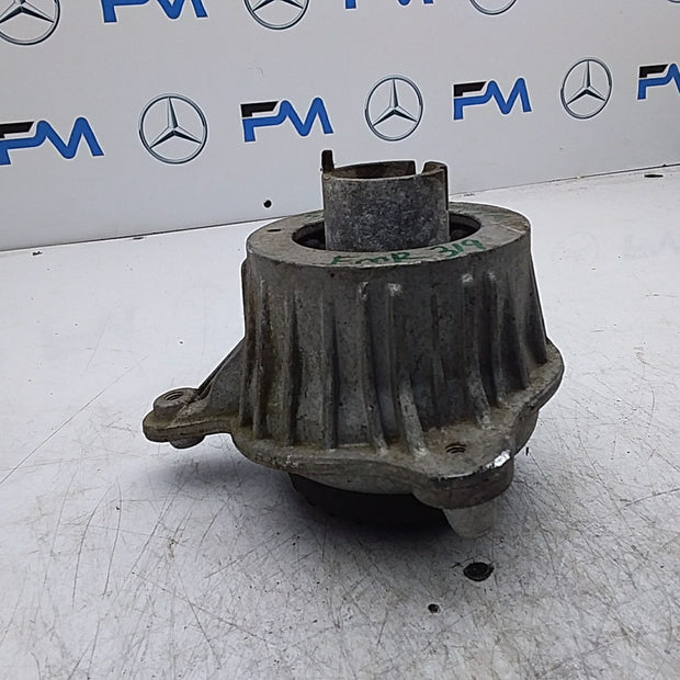 MERCEDES BENZ  C-CLASS W205  ENGINE MOUNT LEFT NS A2052406617 FMR319