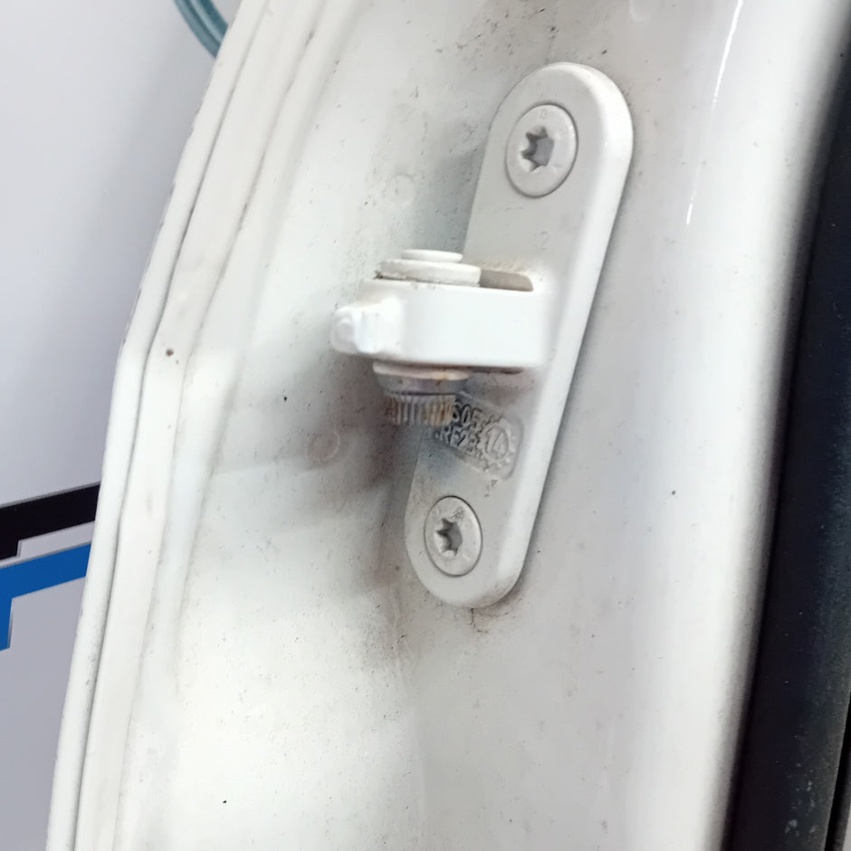 MERCEDES BENZ A-CLASS W176 DRIVER REAR DOOR (OFF SIDE REAR) WHITE FMD26