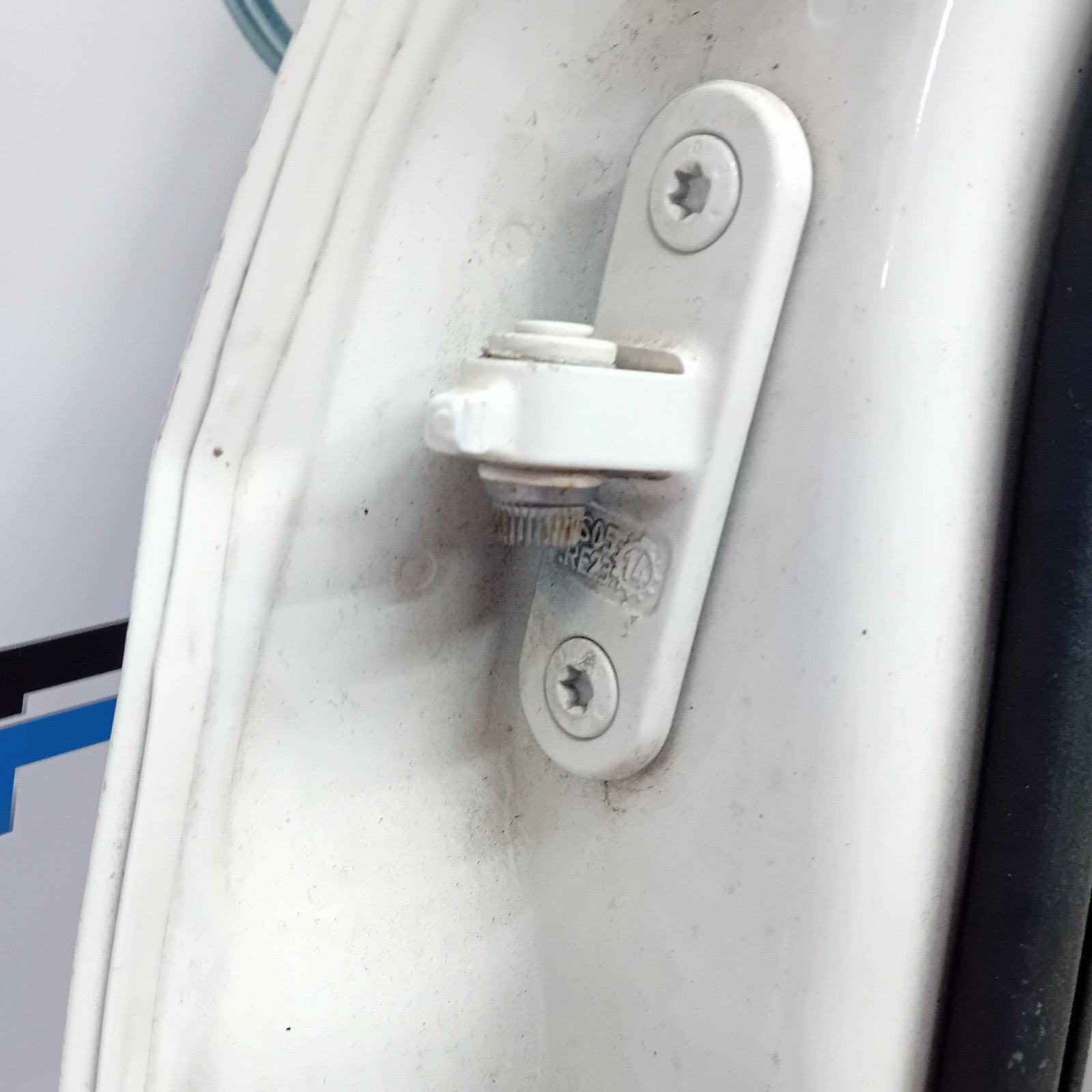 MERCEDES BENZ A-CLASS W176 DRIVER REAR DOOR (OFF SIDE REAR) WHITE FMD26