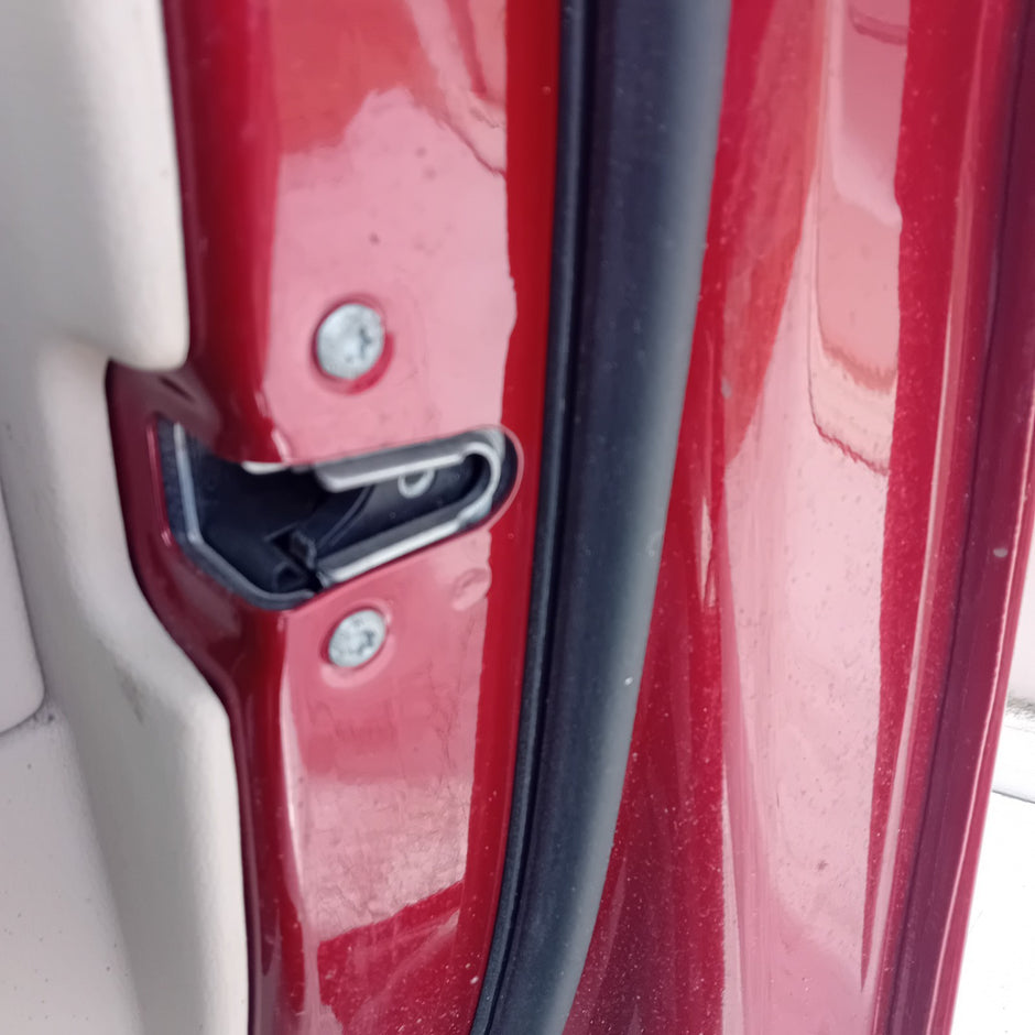 MERCEDES BENZ C-CLASS W205 DRIVER  FRONT DOOR O/S/F RED  COMPLETE 2014-21 FMD152