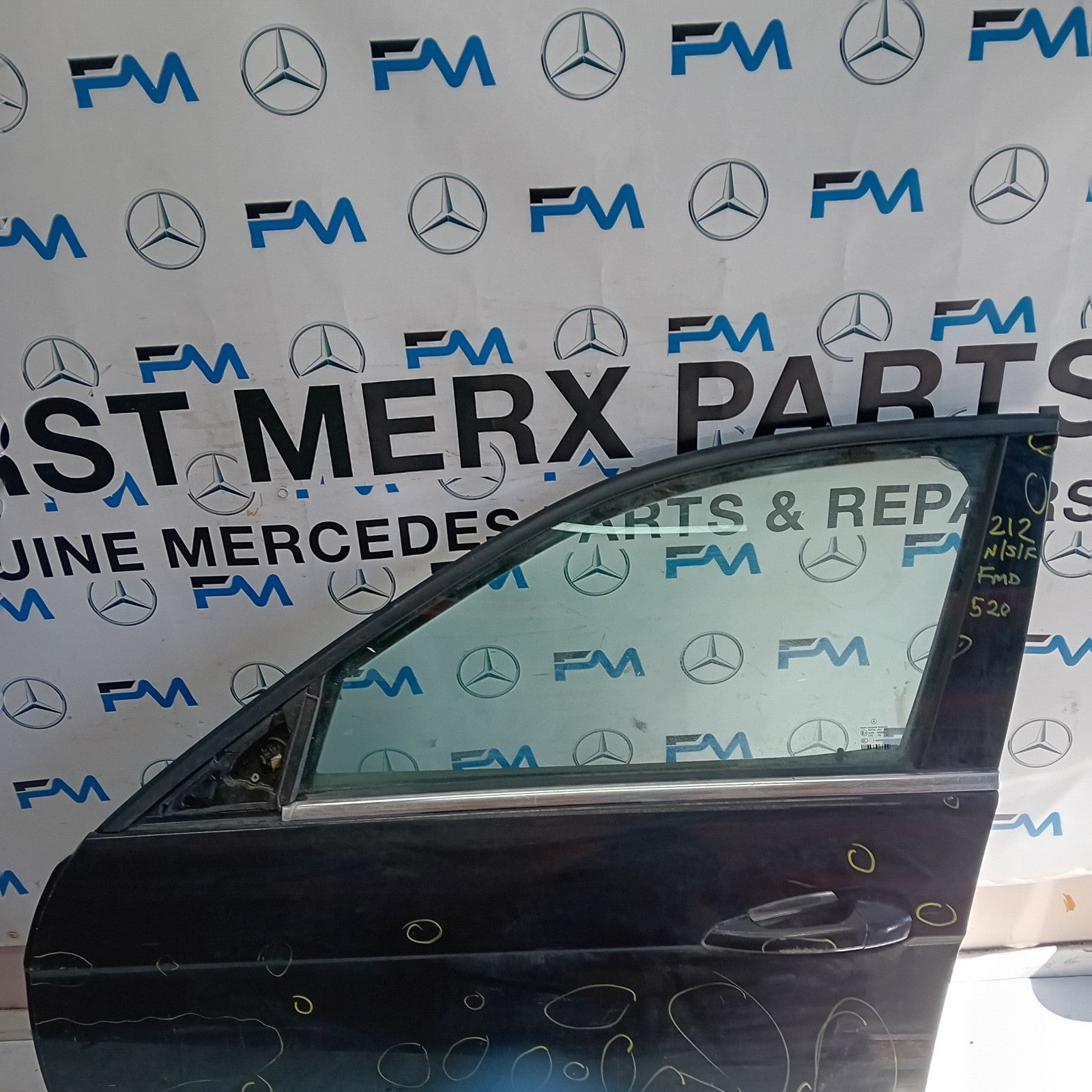 MERCEDES BENZ  E-CLASS W212 PASSENGER FRONT DOOR NSF 2015 COMPLETE BLACK FMD520