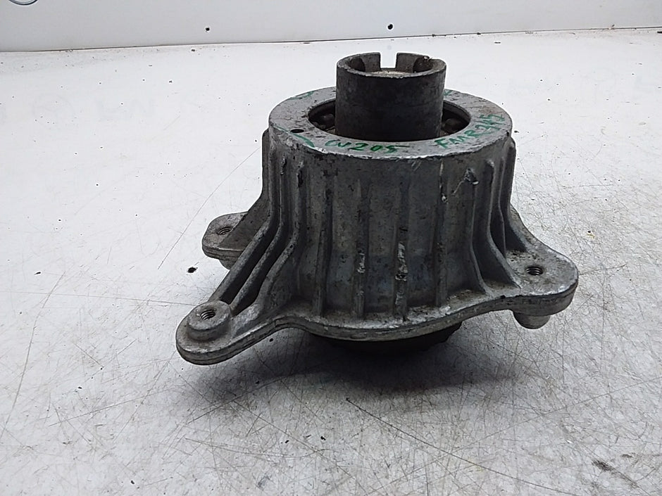 MERCEDES BENZ  C-CLASS  W205  ENGINE MOUNT LEFT NS A2052406617 FMR345