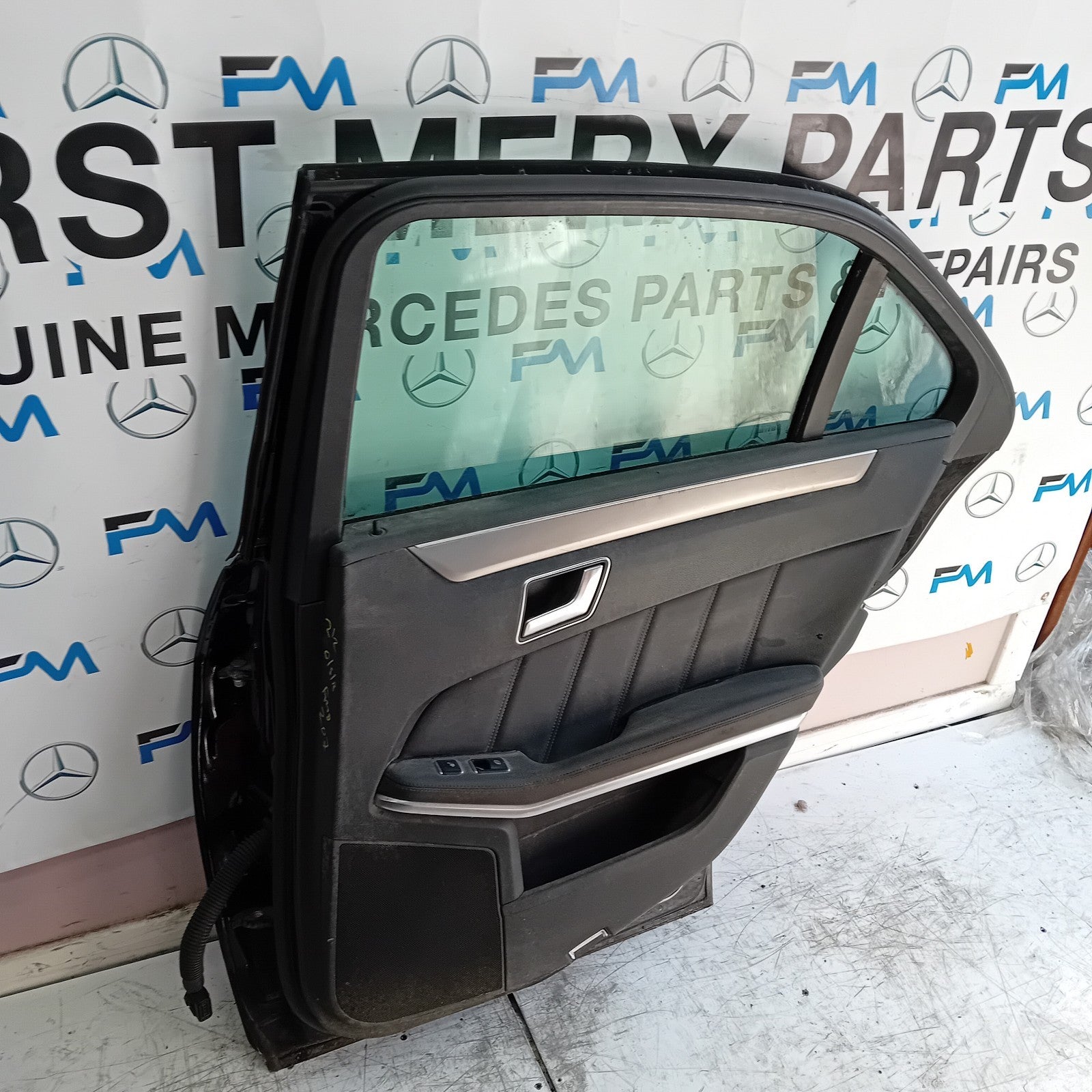 MERCEDES BENZ E-CLASS W212 DRIVER REAR DOOR OSR BLUE 2009- 2016 COMPLETE FMD208